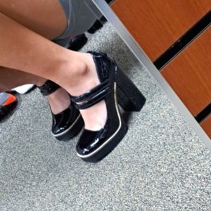 Size 6.5 Steve Madded black heels